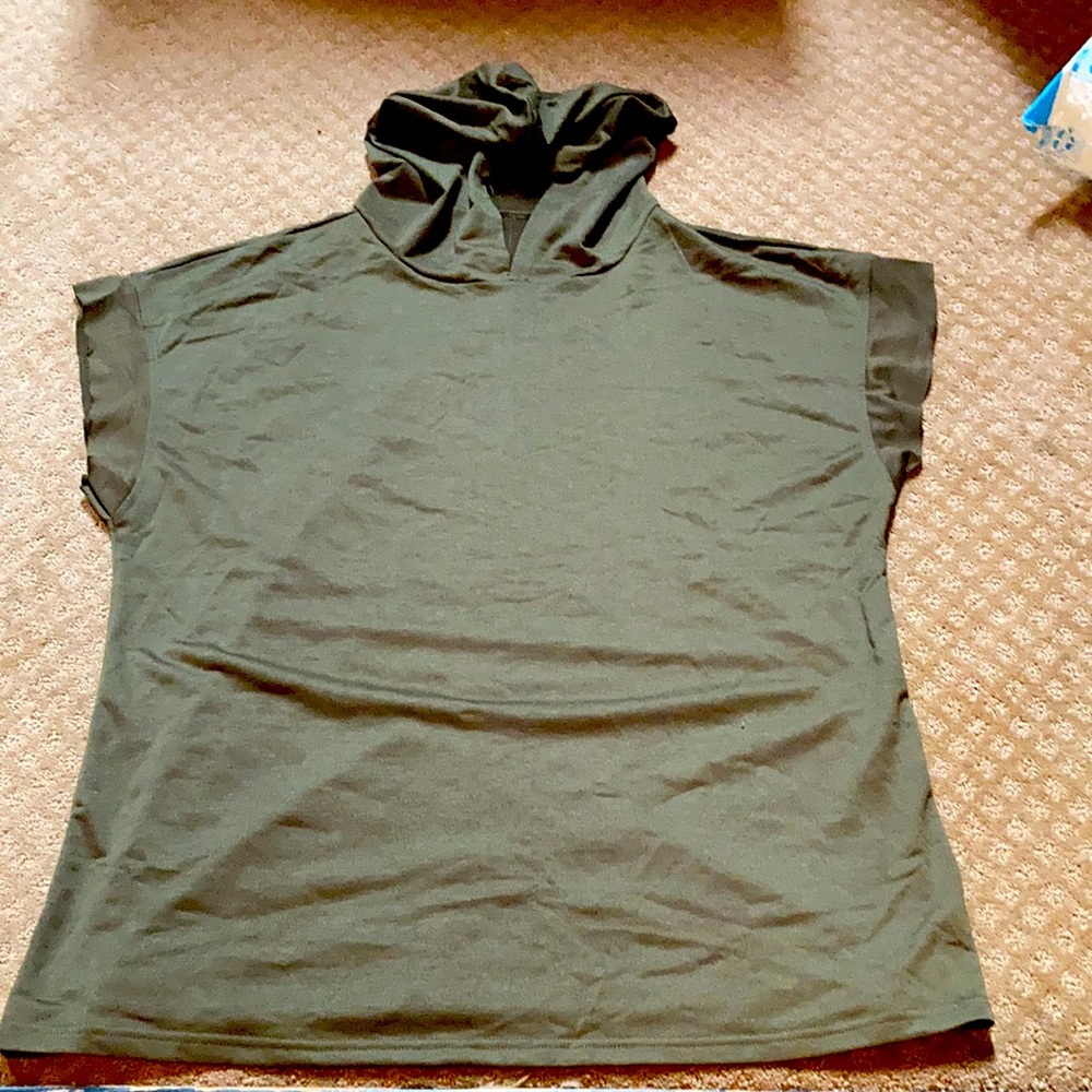 Amazon men’s olive green cut off hooded shirt